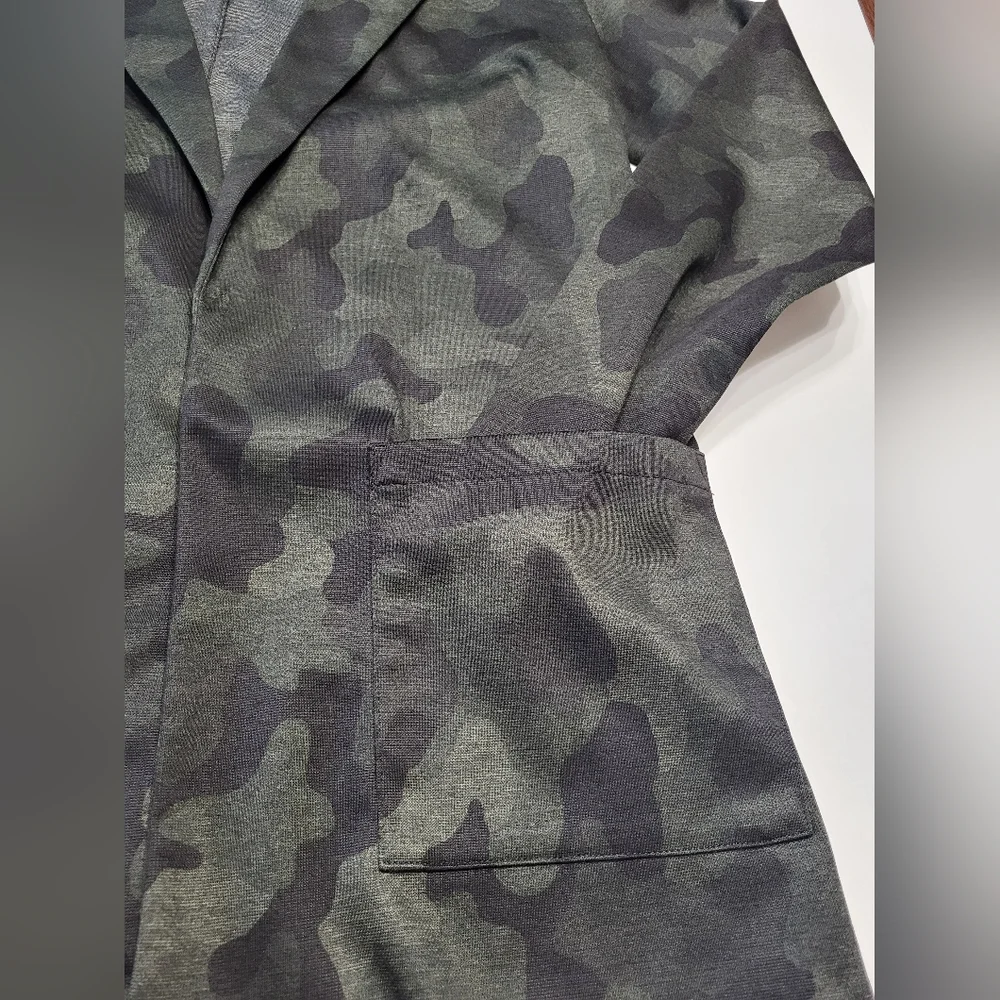 Rachel Zoe Women's Medium Black Green Camo Open Front Casual Blazer Jacket EUC